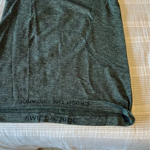 Lululemon Swiftly Tech Short-Sleeve Shirt - Picture 3 of 3